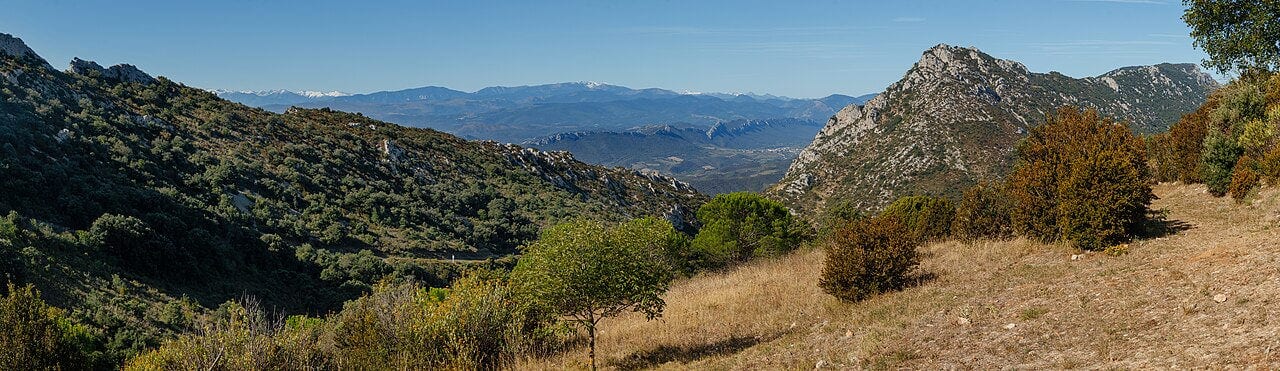 Cucugnan Quéribus — panorama des Corbières